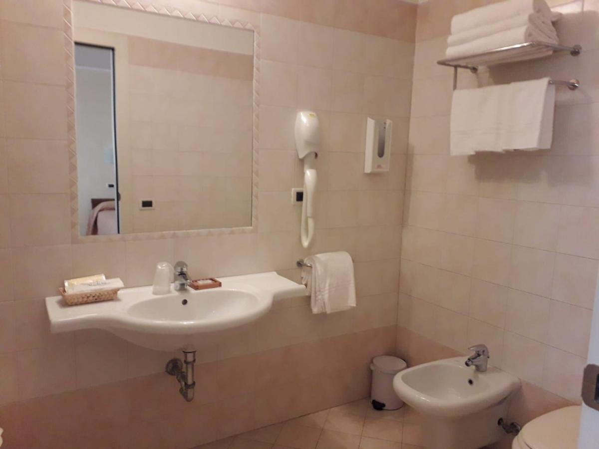 Albergo Ristorante Campanile Azzurro Villafranca Padovana Extérieur photo